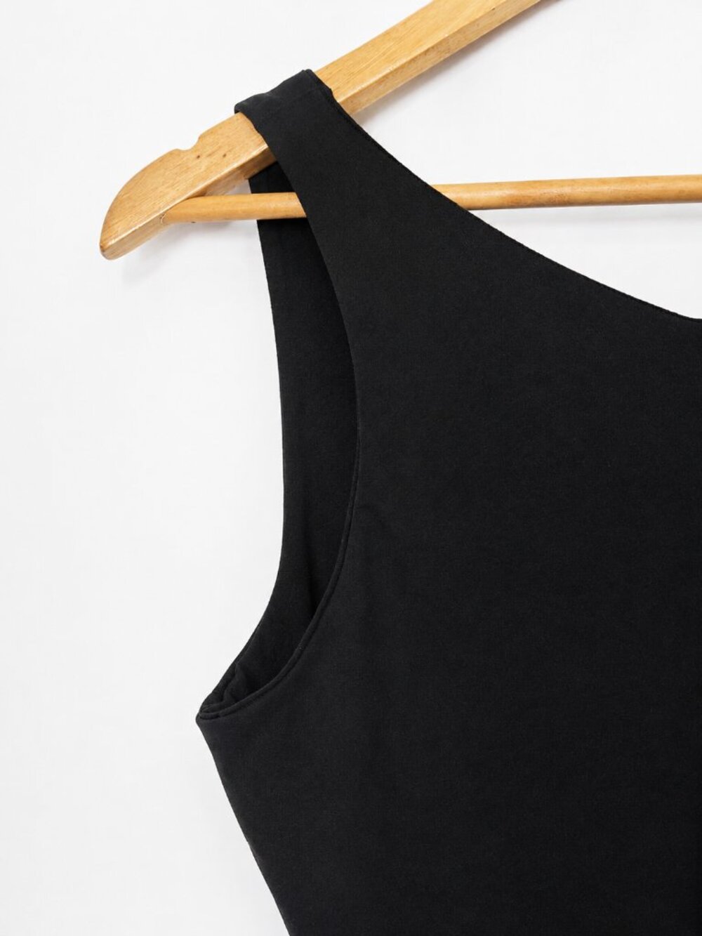 Black Sleeveless V-Neck Bodysuit Size M Stretch Polyester Spandex - Picture 5 of 8